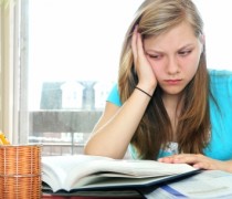 Signs and Symptoms of Irlen Syndrome / SSS girl struggling